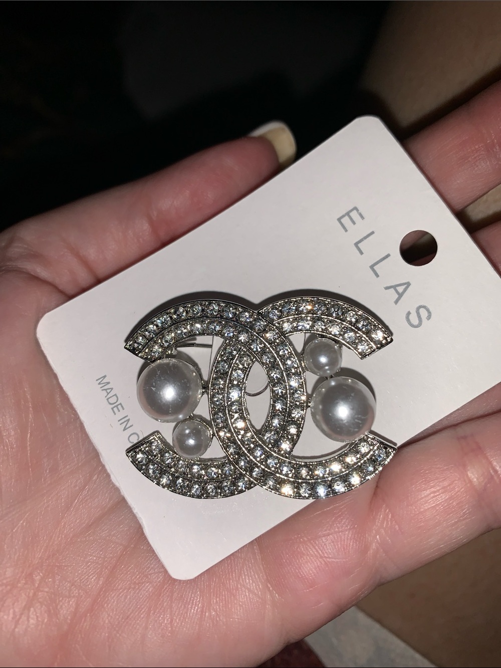 Fashion inspired silver crystal & pearl brooch